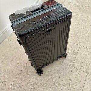 NOBL carry on spinner NEW IN BOX